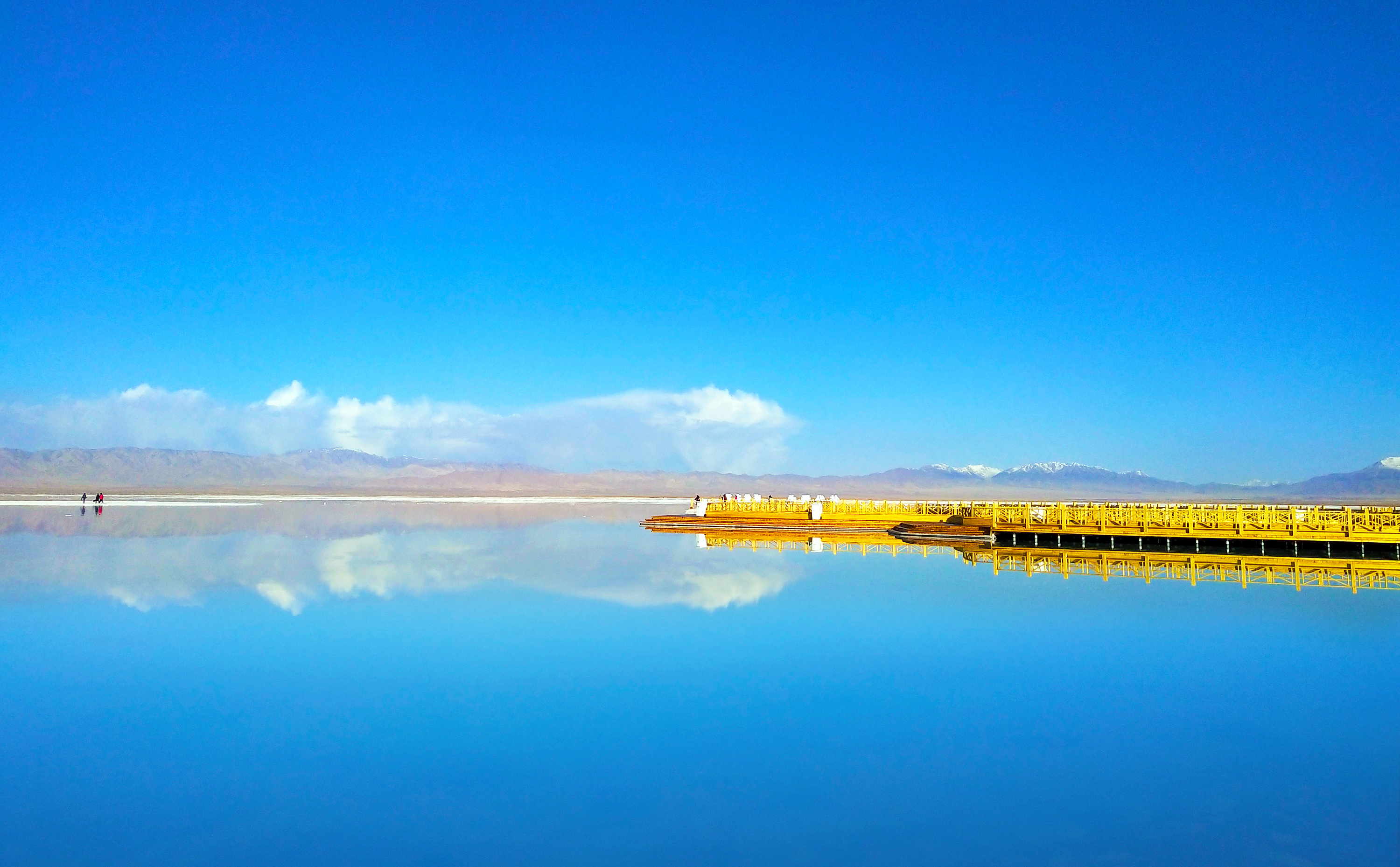 梦幻般的“天空之境”青海茶卡盐湖风景美如画