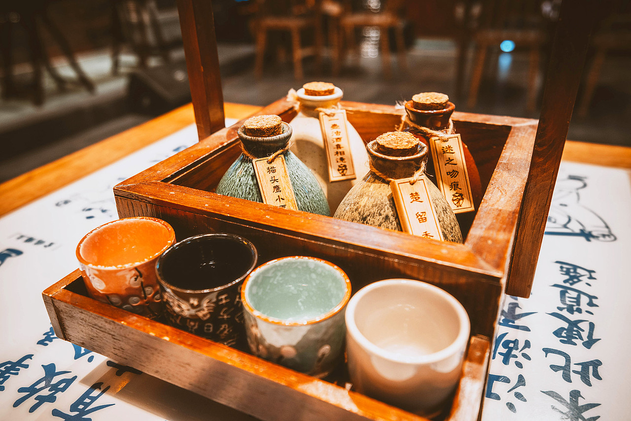 卢克设计 | 猫头鹰小酒馆——小酒·轻食·浅唱（图ZMjAwNTY5OTA4） - 酒店餐饮设计 - 站酷设计师卢克设计原创素材 - 站酷ZCOOL