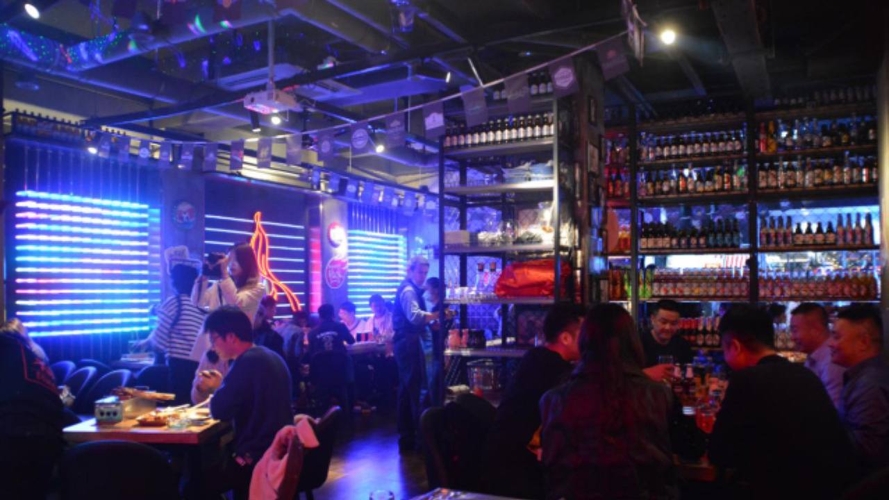 小99x不要蕉民谣·餐·酒馆-餐饮品牌(图ZMjQ1NzI2MzAw) - 品牌 - 站酷设计师二仙桥资深靓仔原创素材 - 站酷ZCOOL