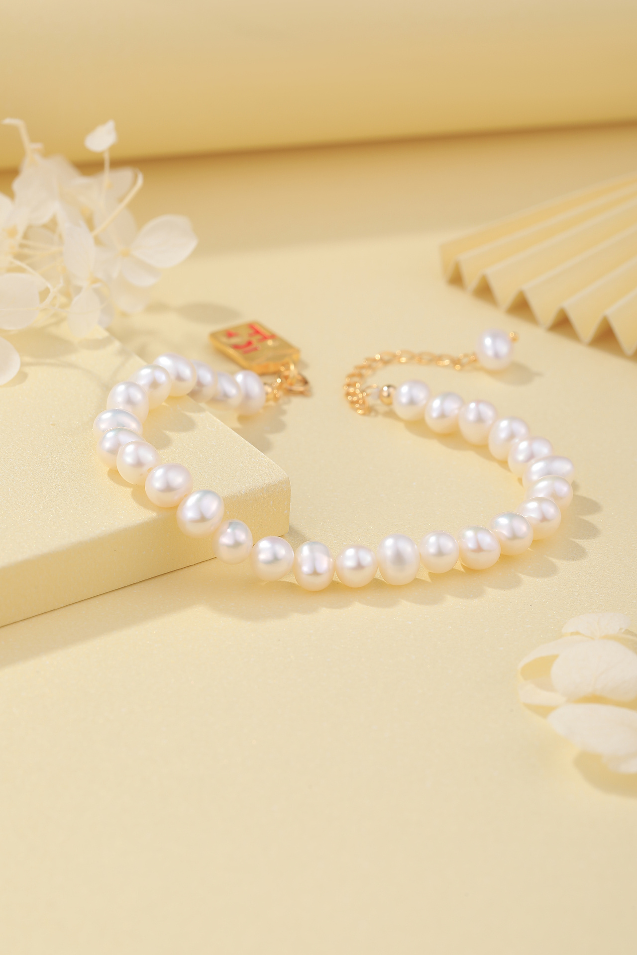 珠宝首饰场景图;猫眼石珍珠手链摄影修图|摄影|产品摄影|小麦鱼 - 原