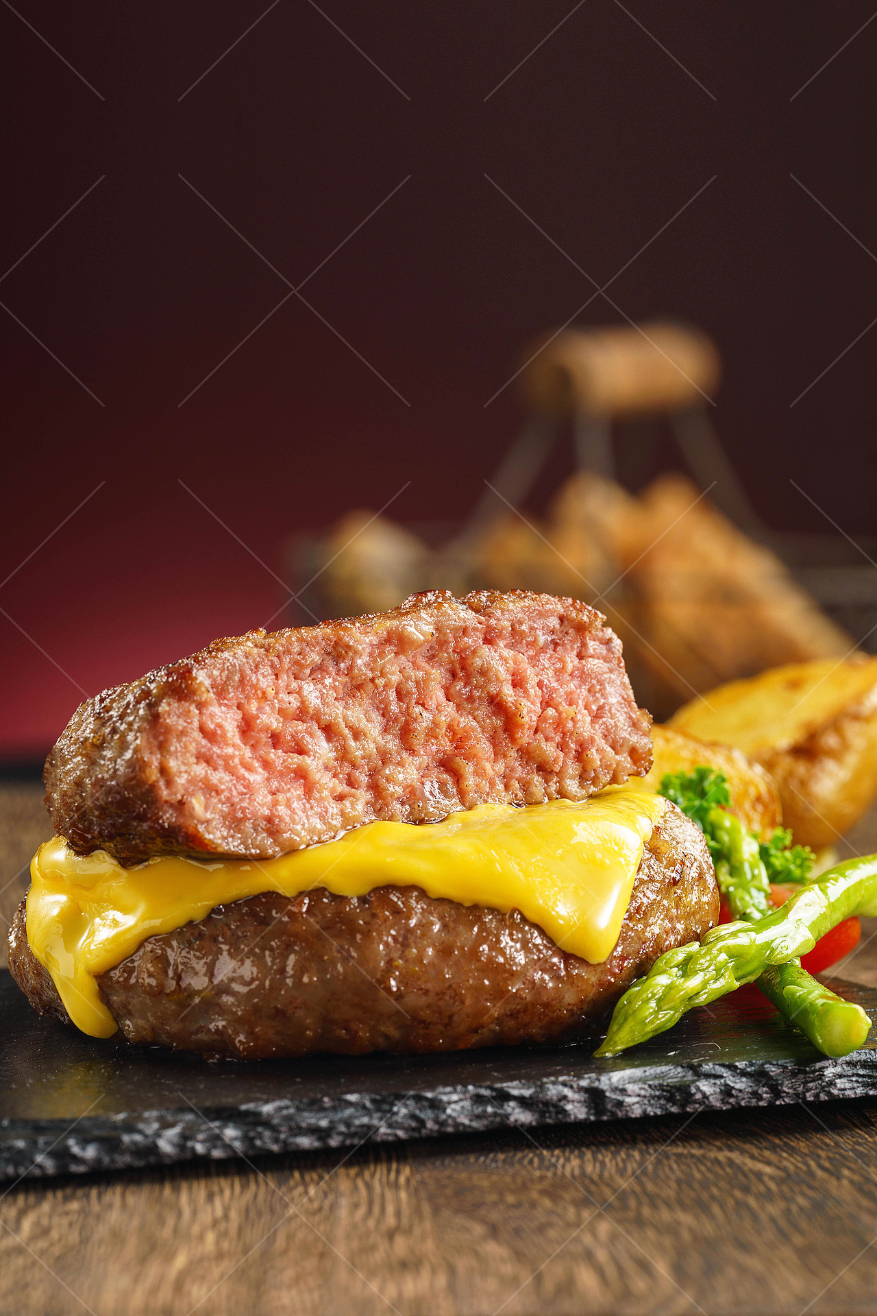 『美食摄影』汉堡 | 牛肉饼（图ZMzEzMjM0NDA4） - 美食摄影 - 站酷设计师拍美食的亮仔原创素材 - 站酷ZCOOL