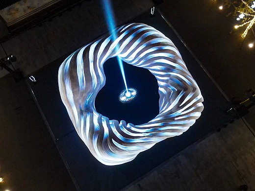 成都远洋太古里《时空之眼》,穿越宇宙的对话