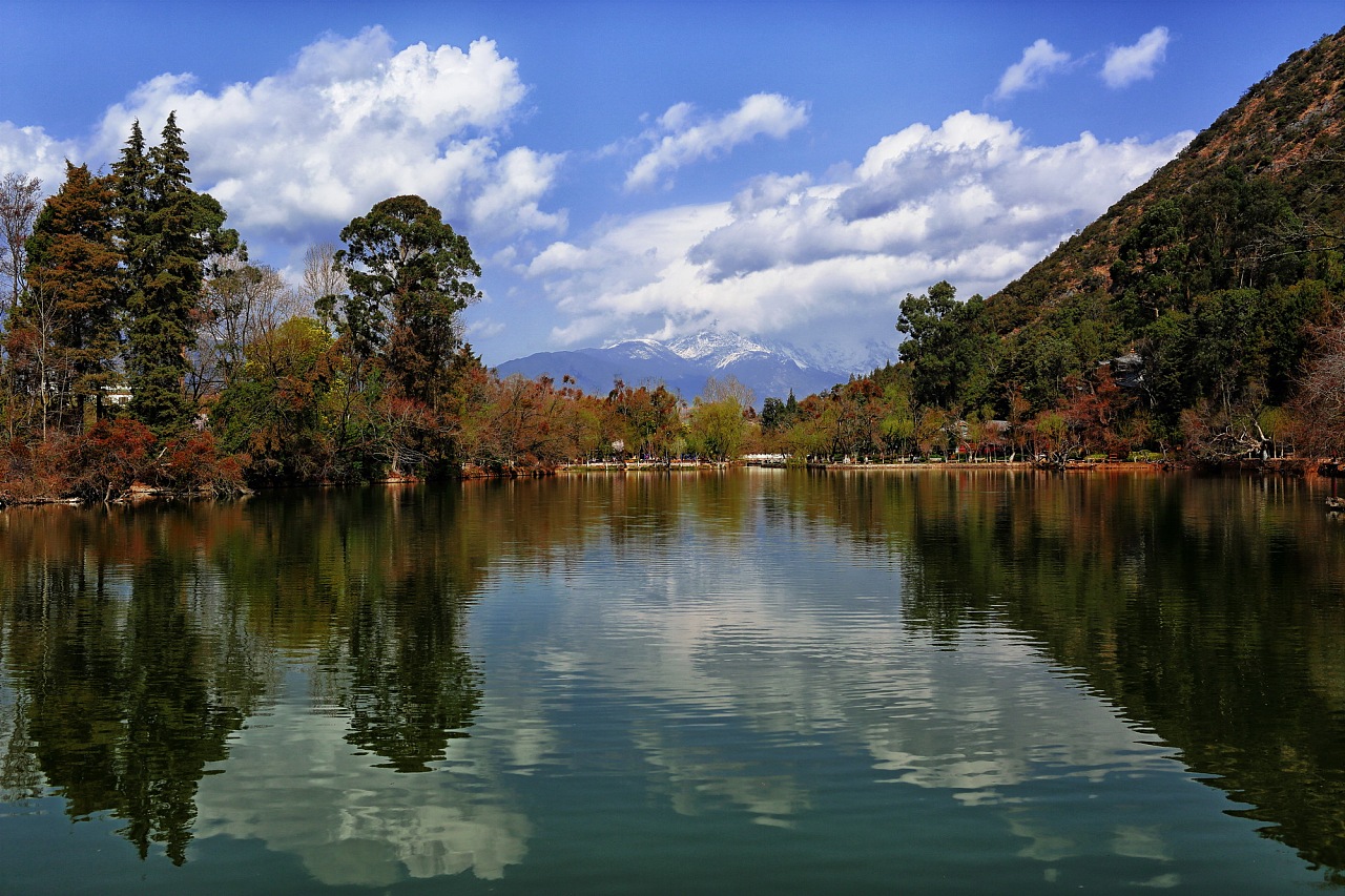 云南泸沽湖自然风景桌面壁纸 - 图片壁纸