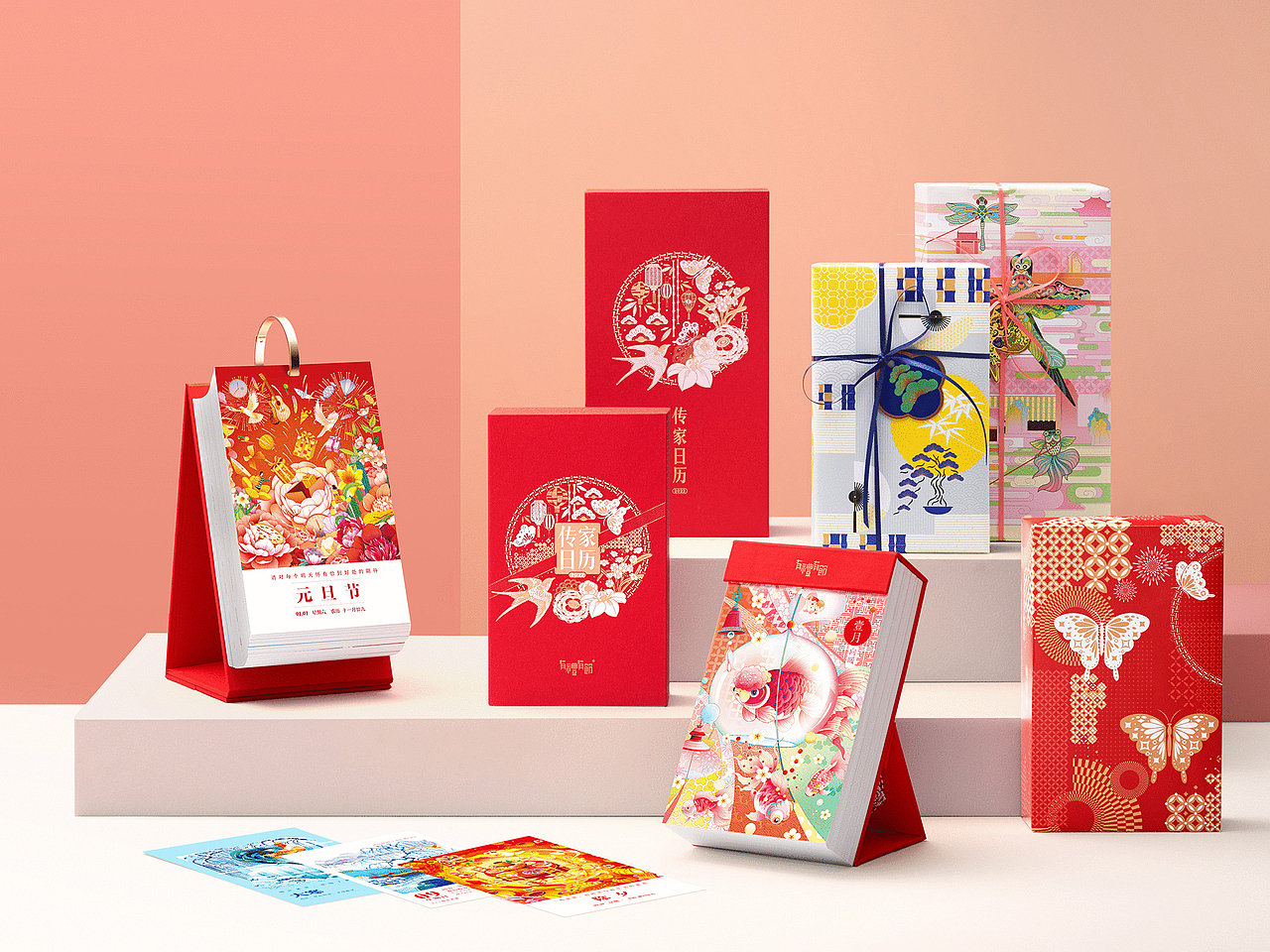 “从2017-2022，
有幸和你在一起”<br><br>2022年，是《传家日历》的第六年，<br>也是第六本《传家日历》，<br>从2017到2022，有幸和你一起，<br>跨越这段长达2190个日夜的美好时光。<br>如果不是你一直以来的支持，<br>《传家日历》根本无法抵达今日。<br><br>而当全新的2022《传家日历》如约而至，<br>我们的相逢，更像是一场重逢。