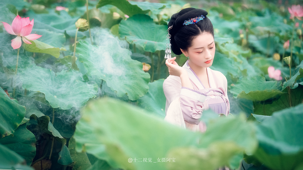 又到一年荷花时（图ZMTIzNjQzNDYw） - 人像摄影 - 站酷设计师12V_QC原创素材 - 站酷ZCOOL