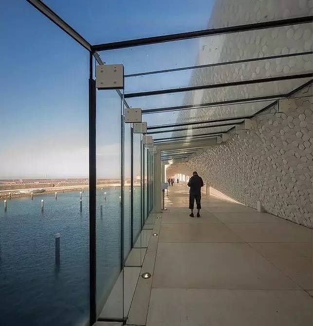 葡萄牙莱索斯港码头_西班牙微水泥案例_西慕艺术水泥