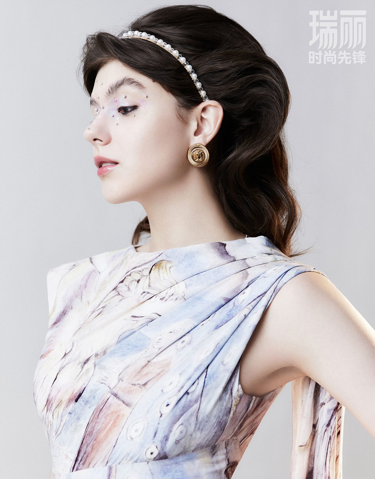 瑞丽时尚先锋 美妆篇（图ZMzAxNjkzMTcy） - 修图/后期 - 站酷设计师我在北京跑三轮儿原创素材 - 站酷ZCOOL