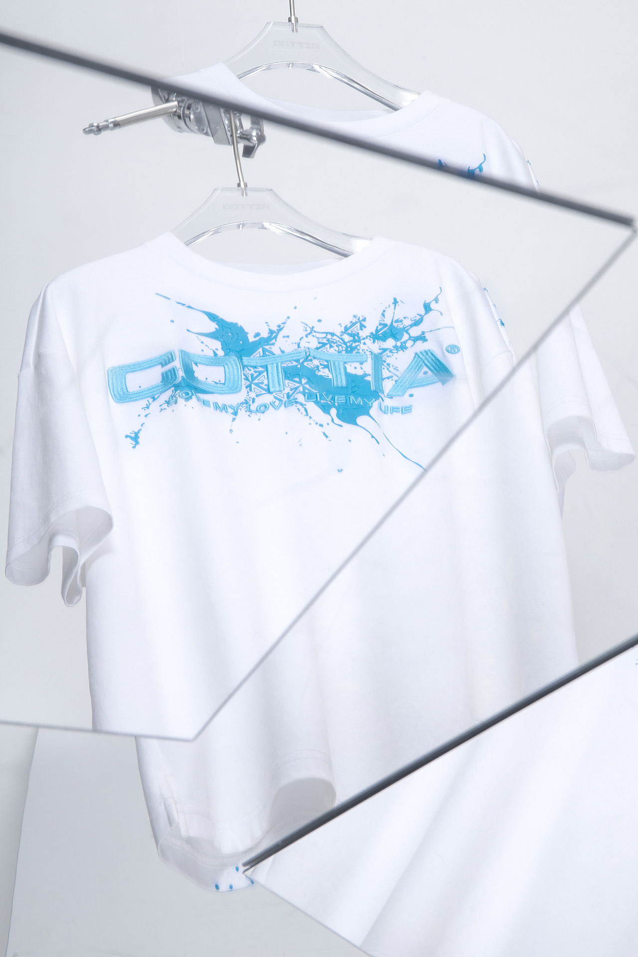 倒影 镜面 电商服装静物拍摄摄影（图ZMzE0NTUzMzM2） - 时尚/艺术摄影 - 站酷设计师xuelia原创素材 - 站酷ZCOOL