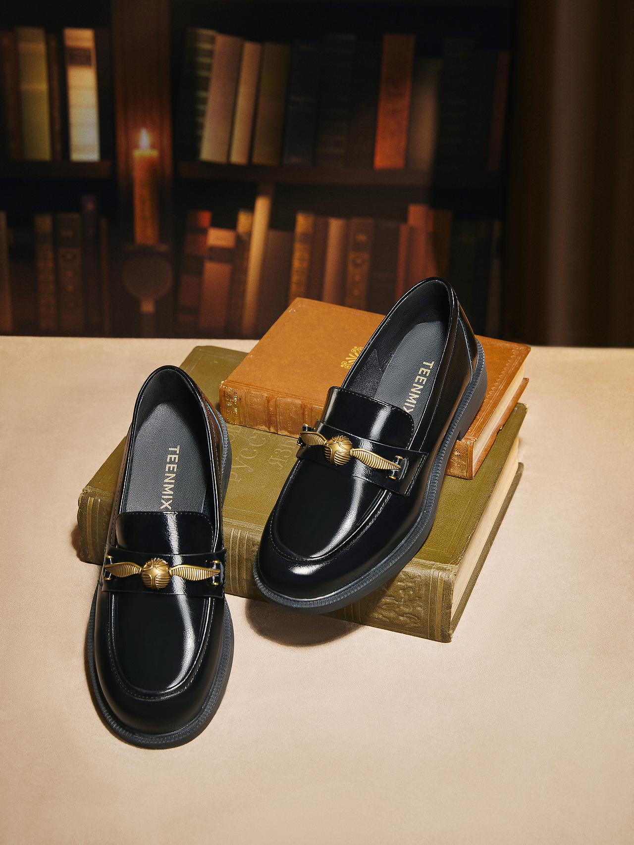 女鞋拍攝｜TEENMIX「哈利波特」聯(lián)名（圖ZMzMyODQwNjYw） - 產(chǎn)品攝影 - 站酷設(shè)計師IN9產(chǎn)品攝影原創(chuàng)素材 - 站酷ZCOOL