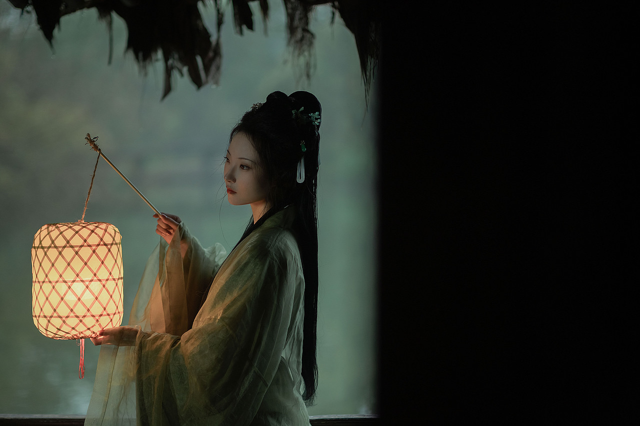 绿意晓声浓