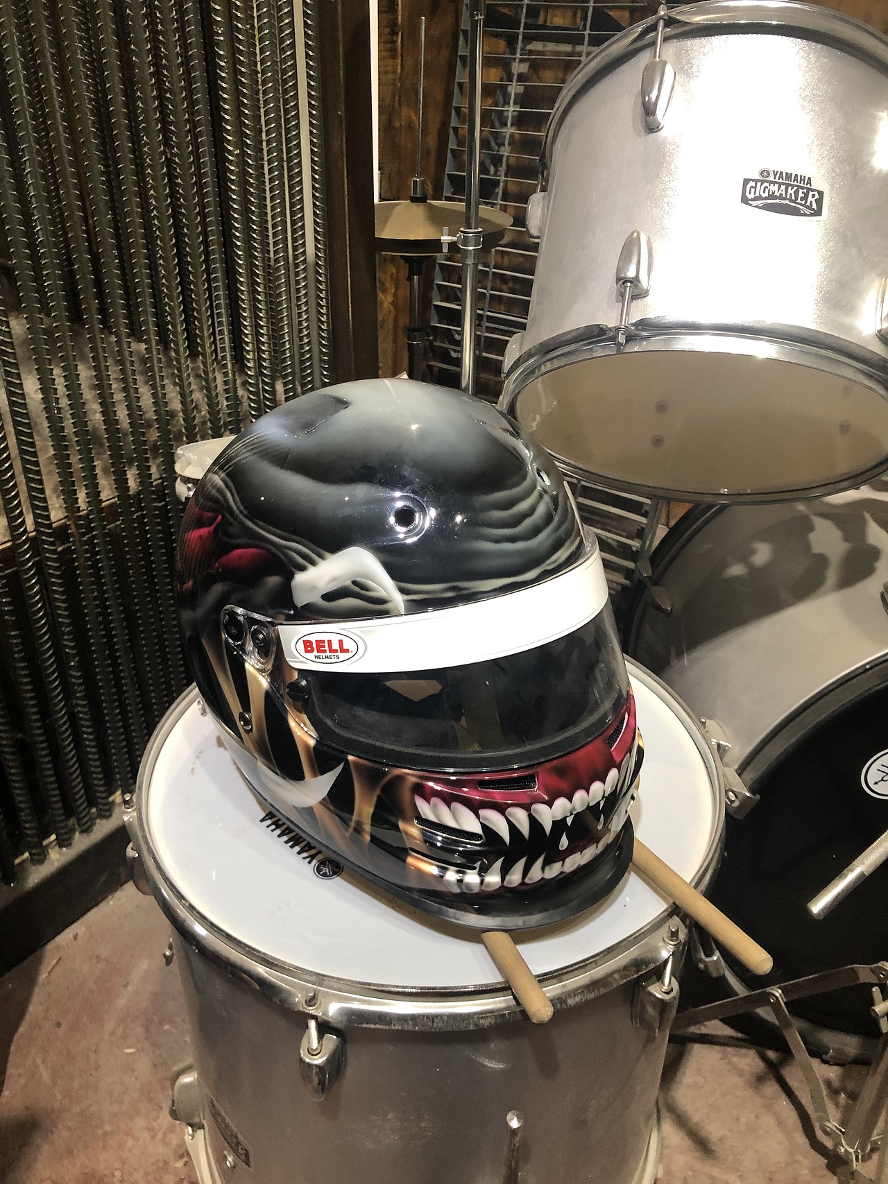 Bell 头盔彩绘涂装完成（图ZMTUzNjQxNTky） - 其他手工艺 - 站酷设计师和尚画画8585原创素材 - 站酷ZCOOL