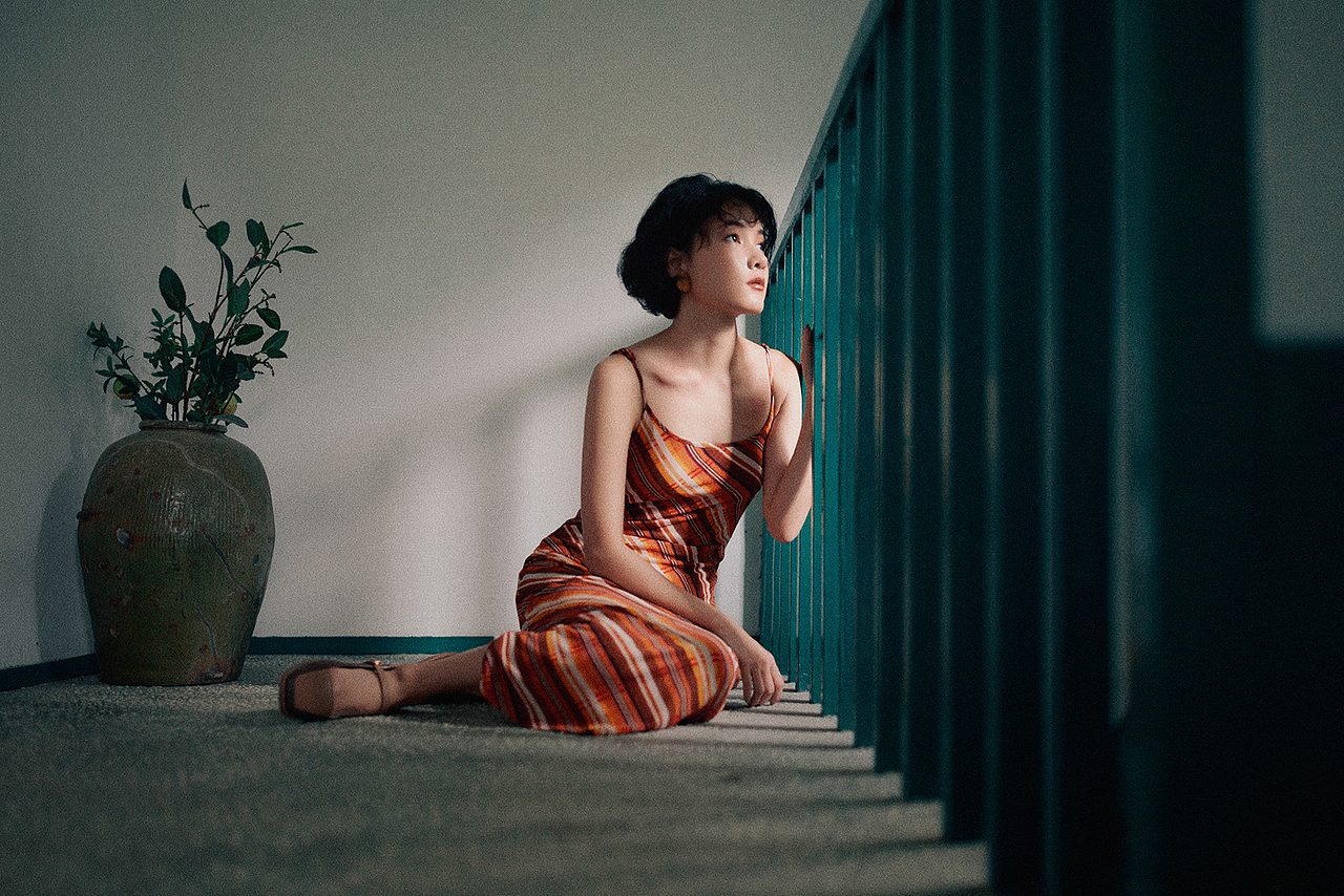 窗外（图ZMzE2MTkwNzQ4） - 人像摄影 - 站酷设计师非凡视觉设计123原创素材 - 站酷ZCOOL