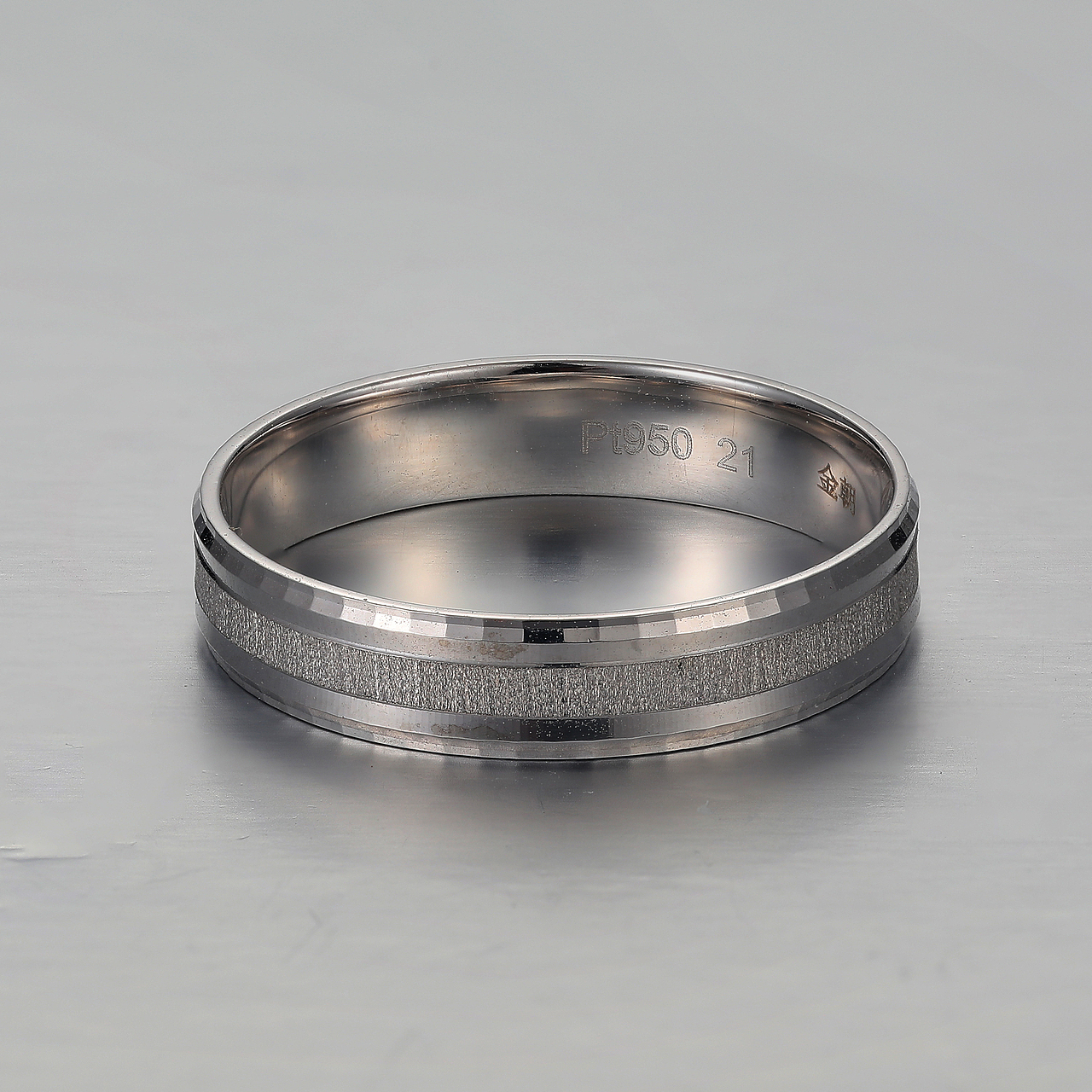 剪刀与戒指的精修图（图ZMjA2NjI4NjY4） - 修图/后期 - 站酷设计师金金金慢原创素材 - 站酷ZCOOL