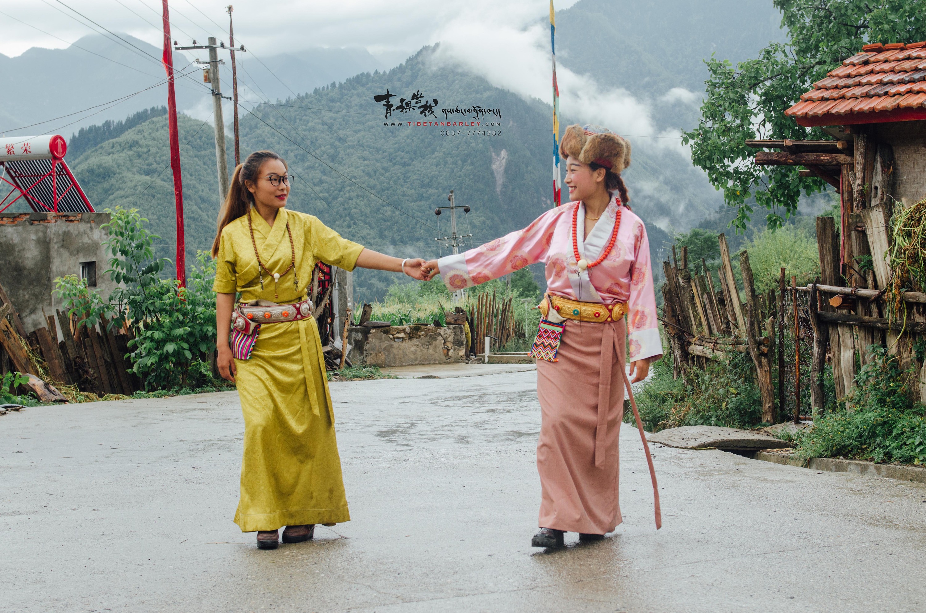 九寨沟《藏装体验》传统藏族村寨