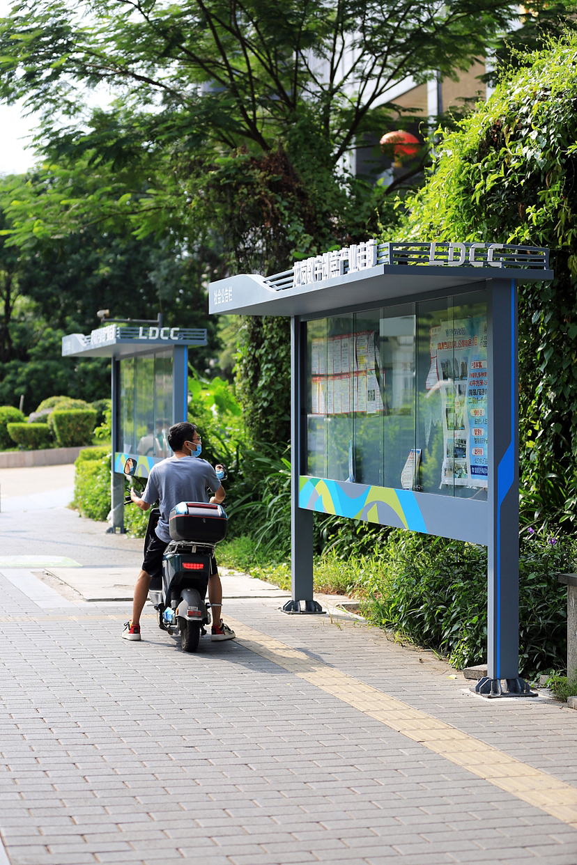 深圳市龙岗数字创意产业走廊城市细节体验与标识设计