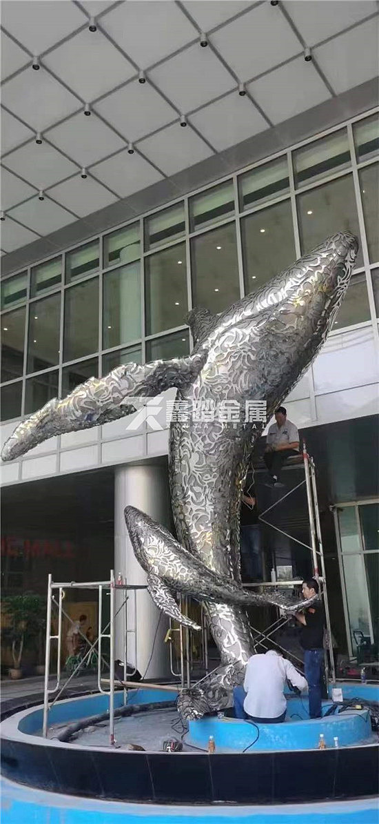 镂空花纹不锈钢白钢鲸鱼雕塑 海洋动物主题雕塑系列（图ZMjg5MzMwNTg0） - 雕塑 - 站酷设计师高端金属制品原创素材 - 站酷ZCOOL