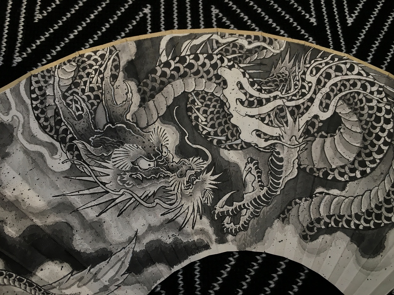 【扇中游】龙游扇面一副，大爷请尝（图ZMjU4ODk5OTM2） - 艺术插画 - 站酷设计师凯Monkey原创素材 - 站酷ZCOOL