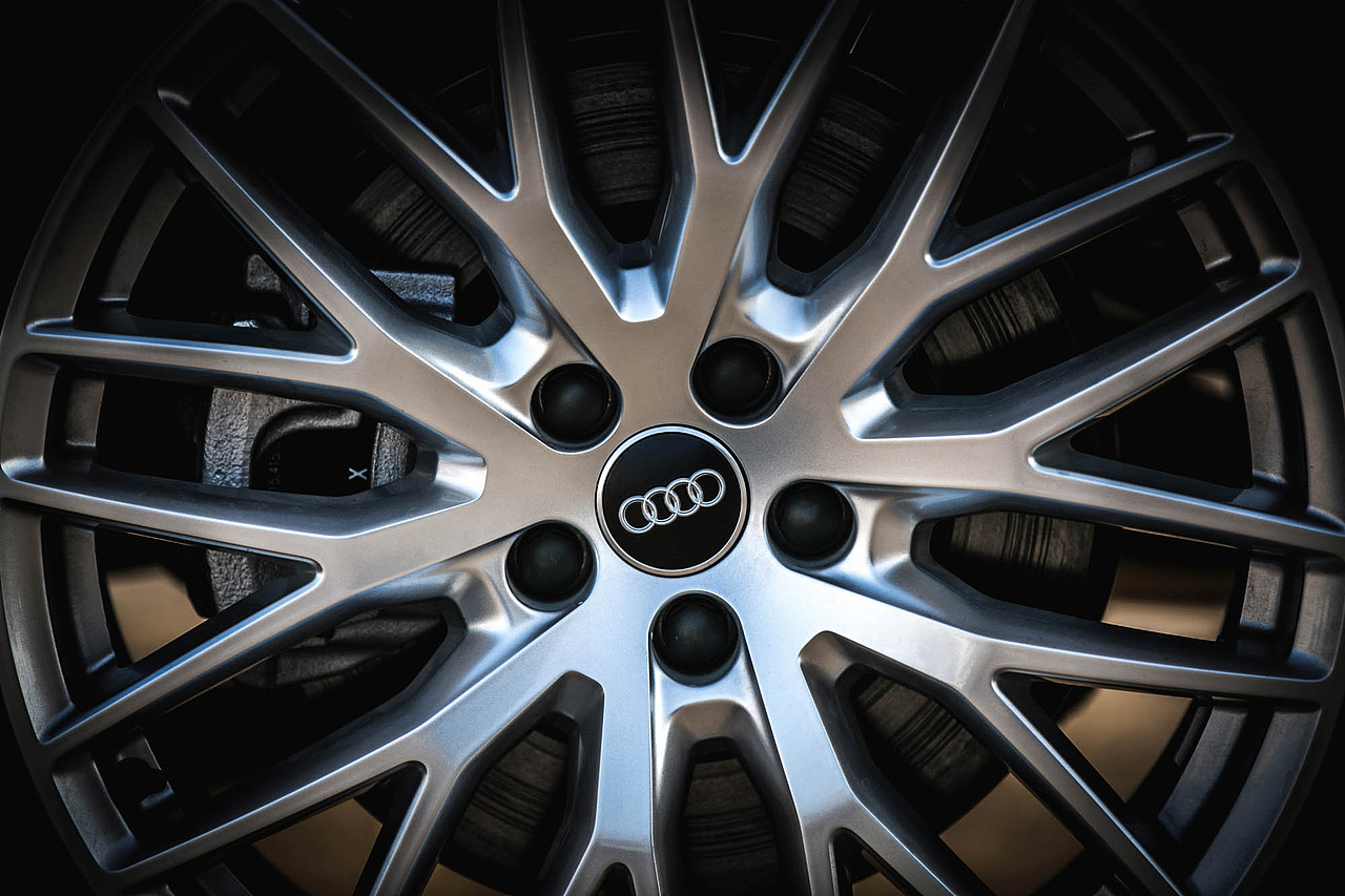 奥迪Q7拍摄（图ZMTQwNTUwMjY4） - 产品摄影 - 站酷设计师photoplay原创素材 - 站酷ZCOOL