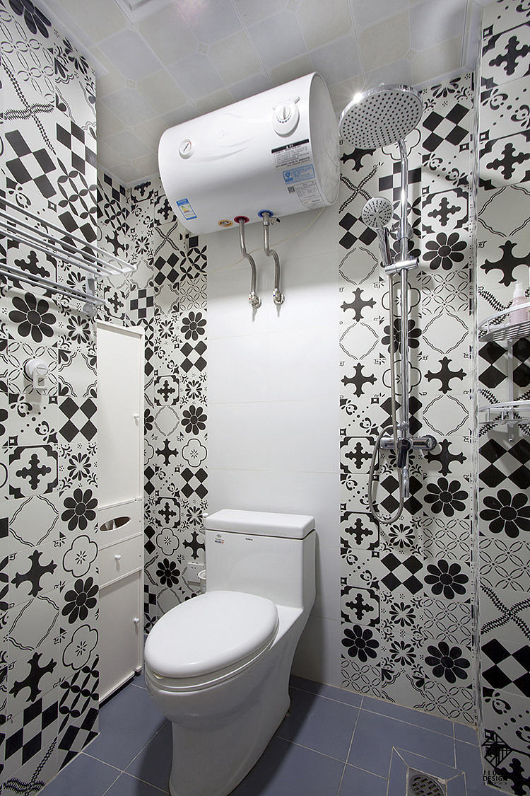 自然素雅的花砖带来灵巧活跃的气氛,打破了人们印象里卫生间的阴暗沉闷。