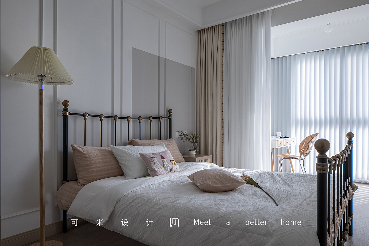 儿童房色调上清爽洁净，给内心带来一份明净。选购了1.5米的铁艺床，轻巧有质感，简约不简单。