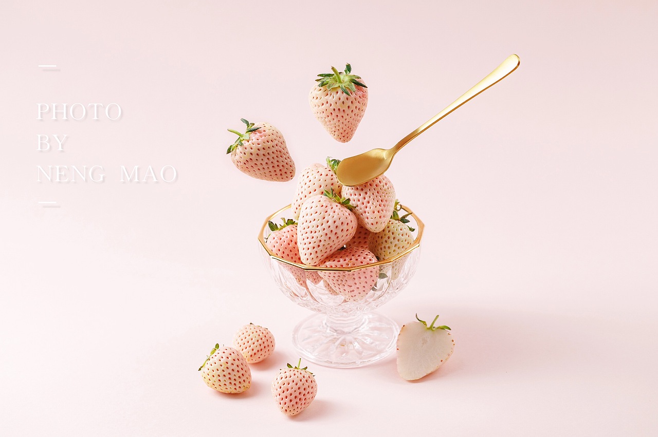 白色草莓水果产品摄影日常拍摄（图ZMTk5ODc0MzA0） - 产品摄影 - 站酷设计师飞扬的能貓原创素材 - 站酷ZCOOL