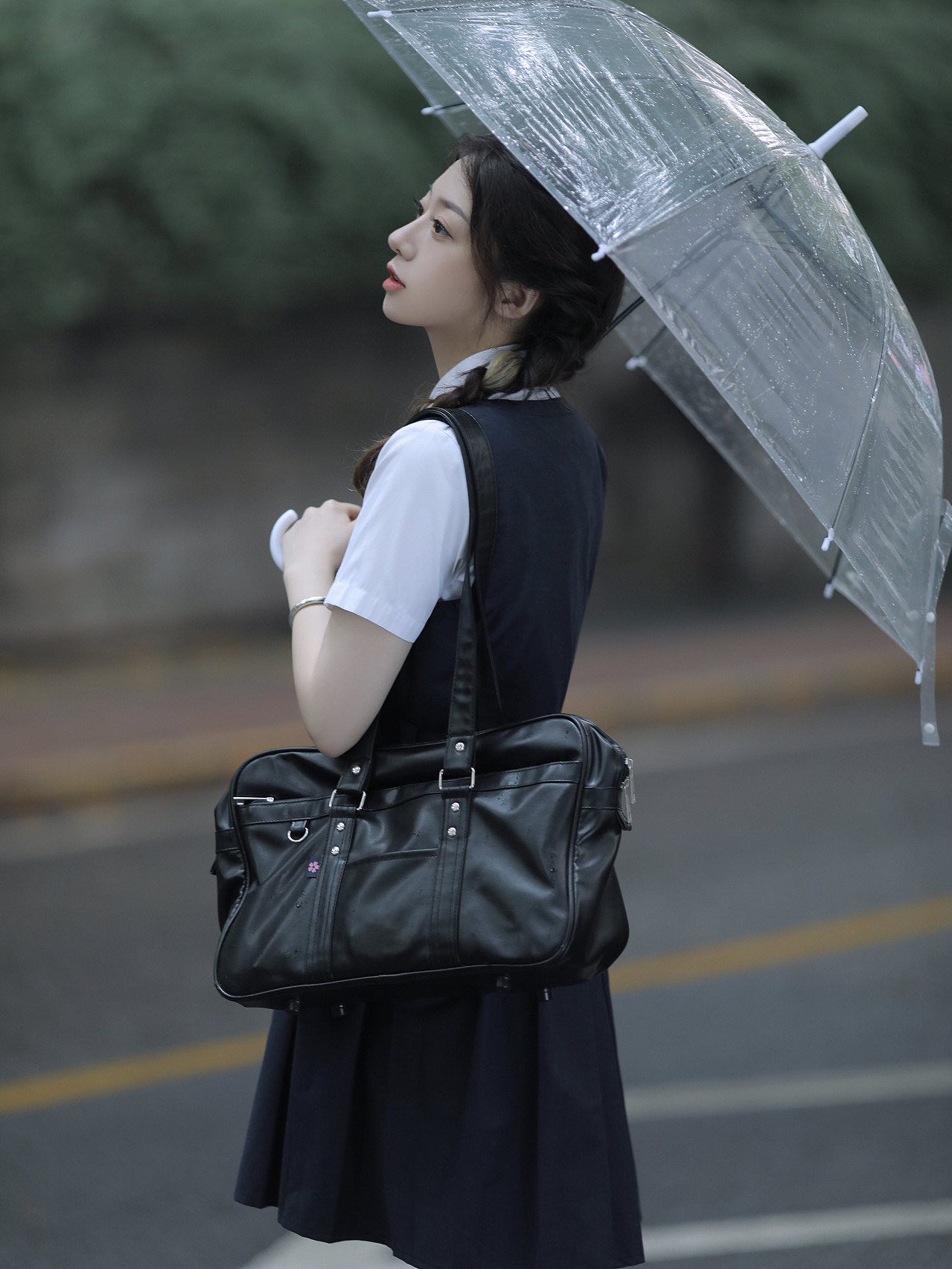 下雨天☔️2.0（图ZMjk2NzgwMDg4） - 人像摄影 - 站酷设计师三山静晓原创素材 - 站酷ZCOOL