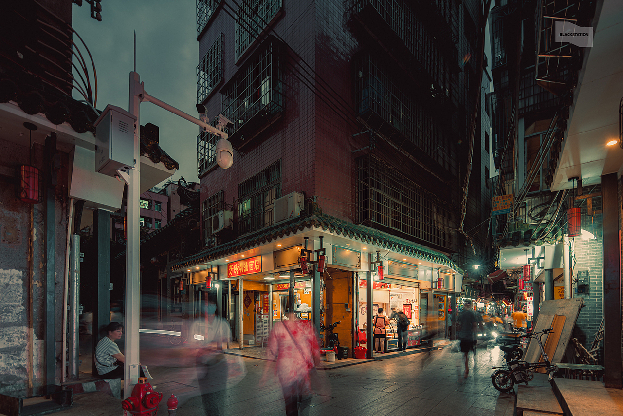 忽明忽暗 · 城中烟火 / 广州城中村主题系列 I