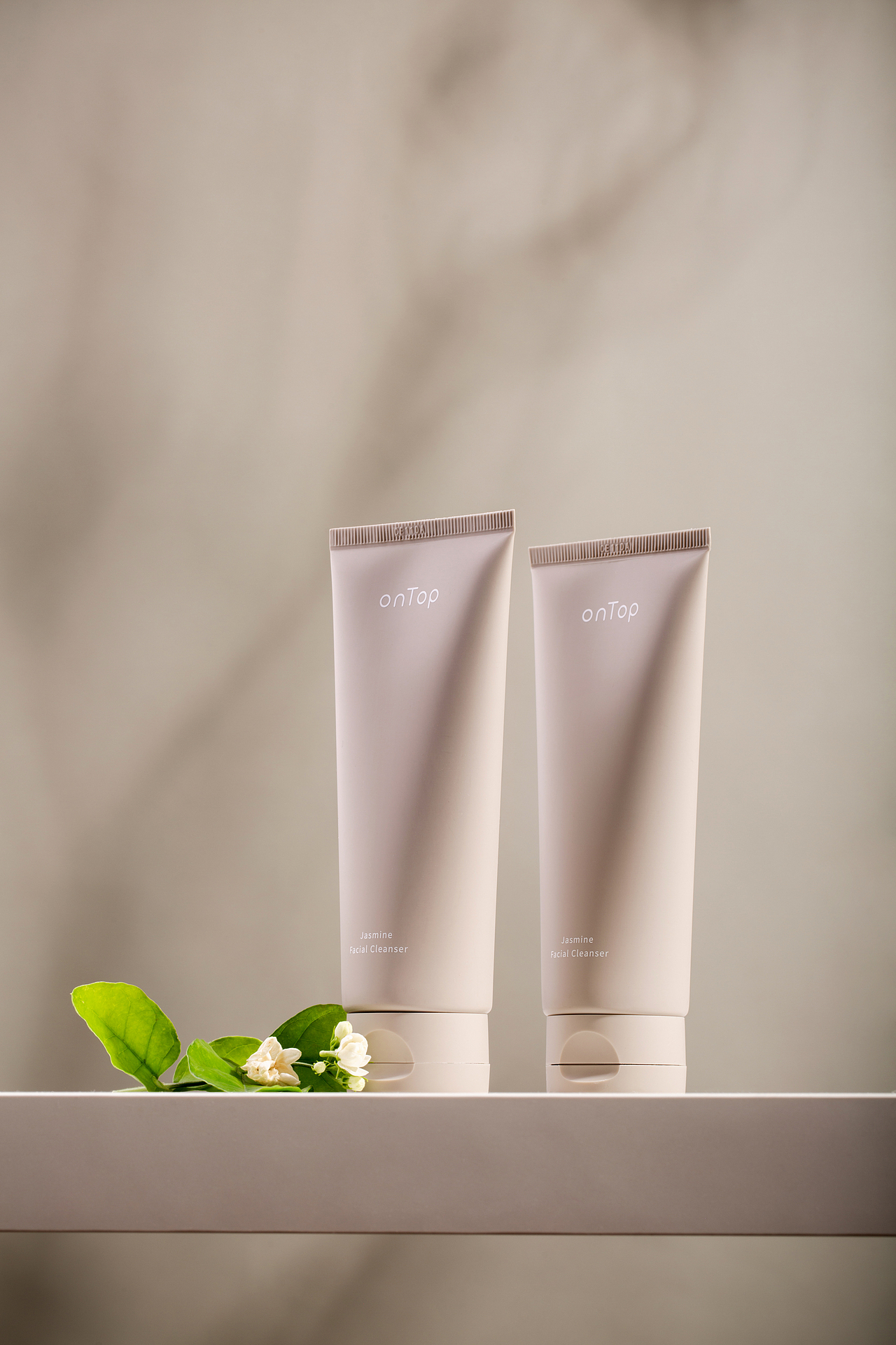 小茉莉花洗面奶（图ZMzQ3NTI3NTA4） - 产品摄影 - 站酷设计师予晗晗原创素材 - 站酷ZCOOL