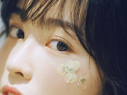 花儿与少女