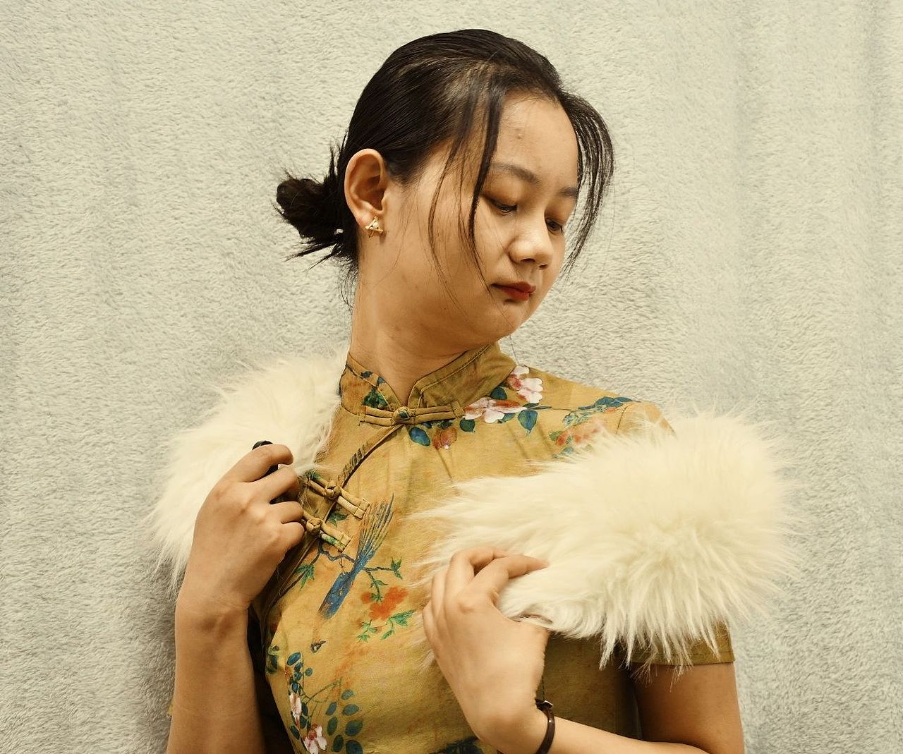 旗袍美照（图ZMzMyNTM5NDcy） - 人像摄影 - 站酷设计师王霸天是小仙女原创素材 - 站酷ZCOOL