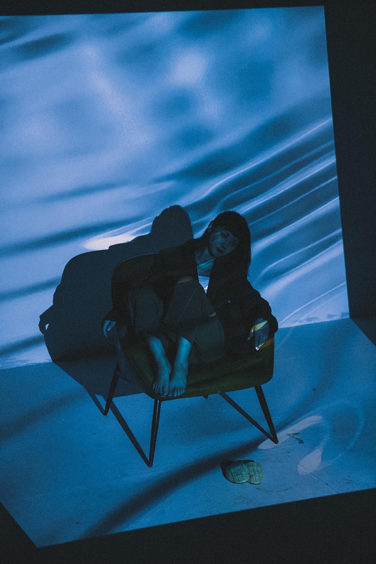 個(gè)人創(chuàng)作｜關(guān)于投影儀（圖ZMjI2NTExMDY0） - 人像攝影 - 站酷設(shè)計(jì)師DoubleH視覺(jué)原創(chuàng)素材 - 站酷ZCOOL