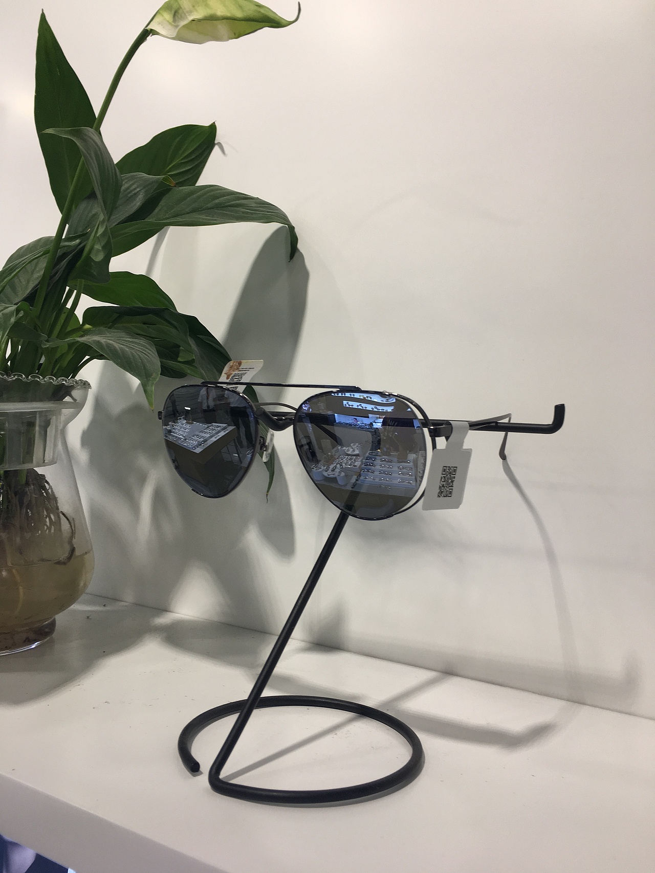 眼鏡店裝修/慕梓眼鏡店裝修設(shè)計(jì)/時(shí)尚商場(chǎng)店/眼鏡陳列（圖ZMjMzMTgzNzI4） - 展陳設(shè)計(jì) - 站酷設(shè)計(jì)師sxipeng原創(chuàng)素材 - 站酷ZCOOL