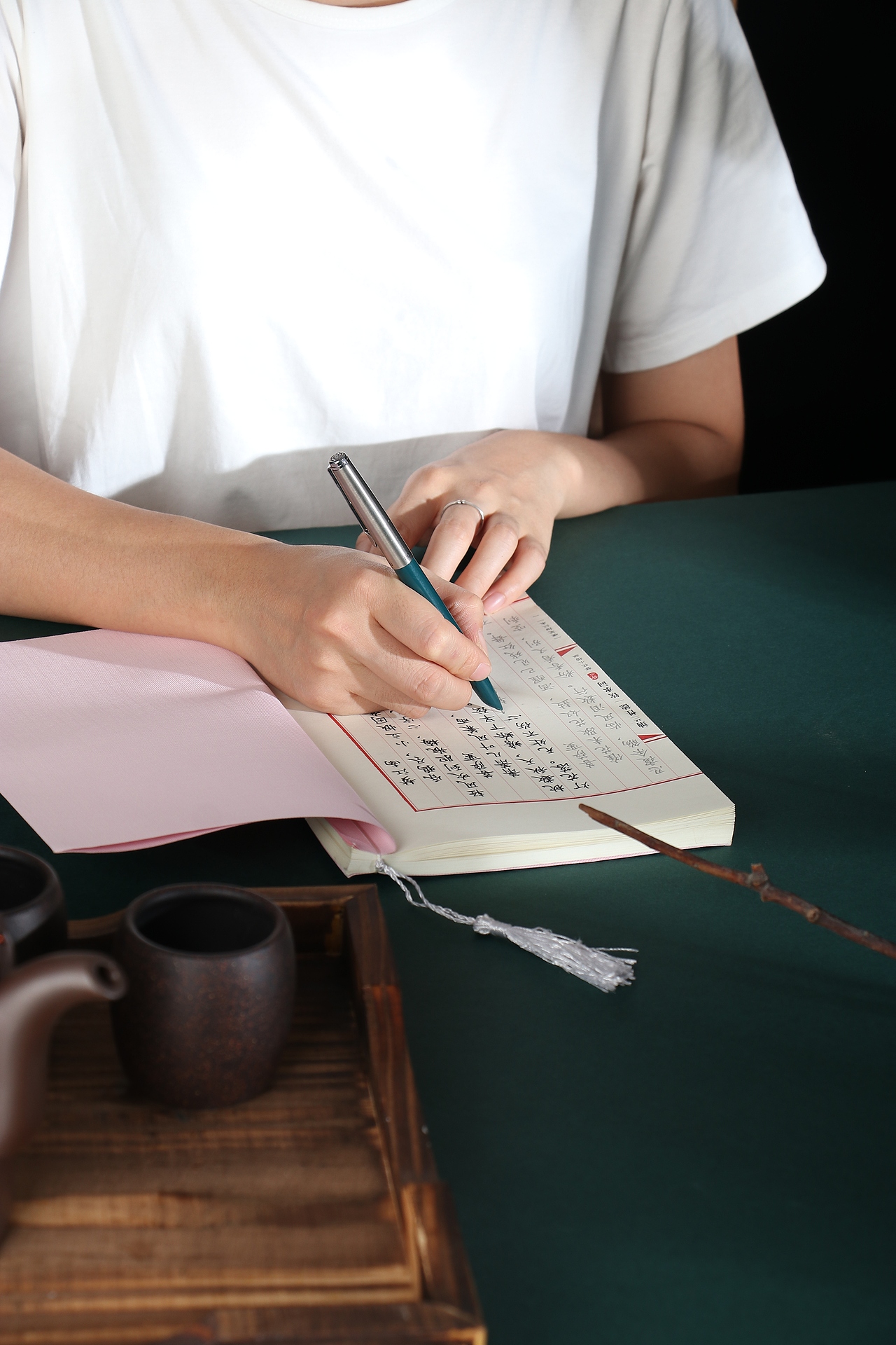 【章紫光】钢笔硬笔临摹字帖 古风练字贴 文具（图ZMTc2NzQ1NjE2） - 产品摄影 - 站酷设计师云摄STUDIO原创素材 - 站酷ZCOOL