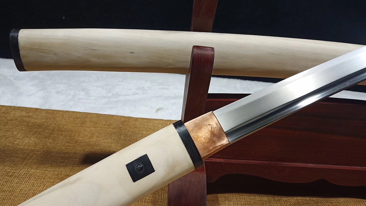 老吴是一个刀匠|手工艺|工艺品设计|正钢刀剑道具师_原创作品-站酷