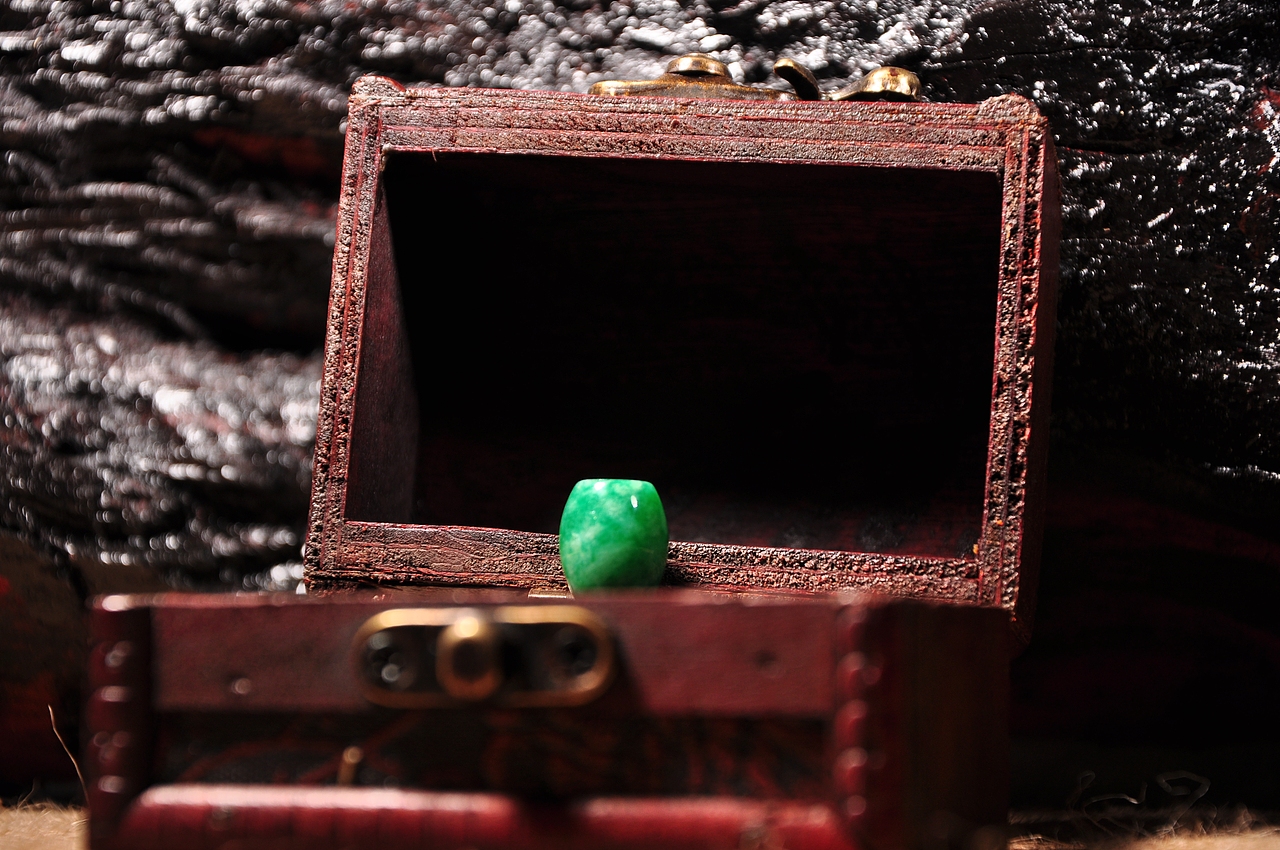 电子商务水晶珠宝手链饰品配饰马来玉转运珠路路通羊年小红绳手链（图ZMjQwMDkyMTY=） - 产品摄影 - 站酷设计师韩明航原创素材 - 站酷ZCOOL