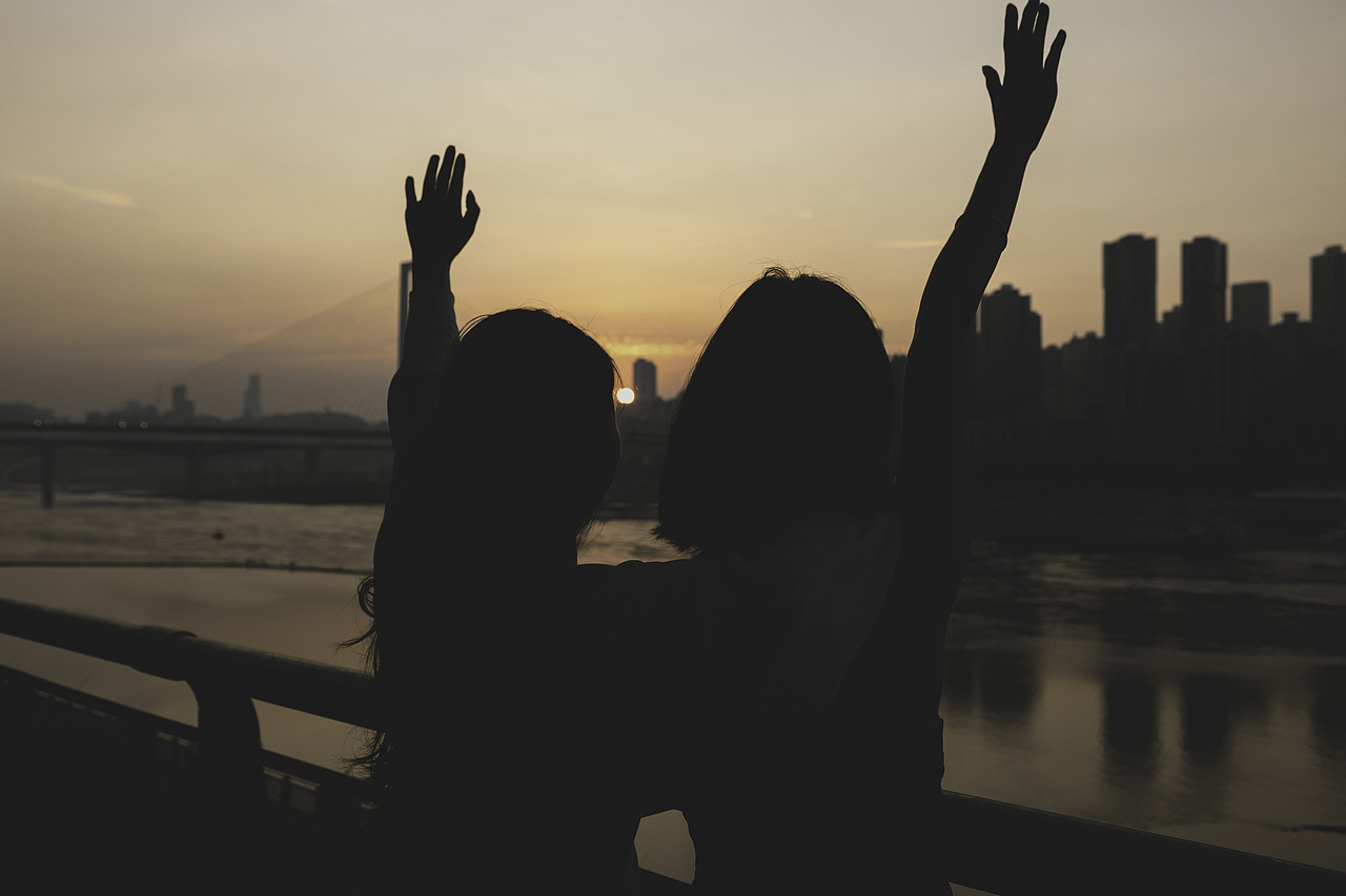 桃李春风一杯酒,江湖夜雨十年灯