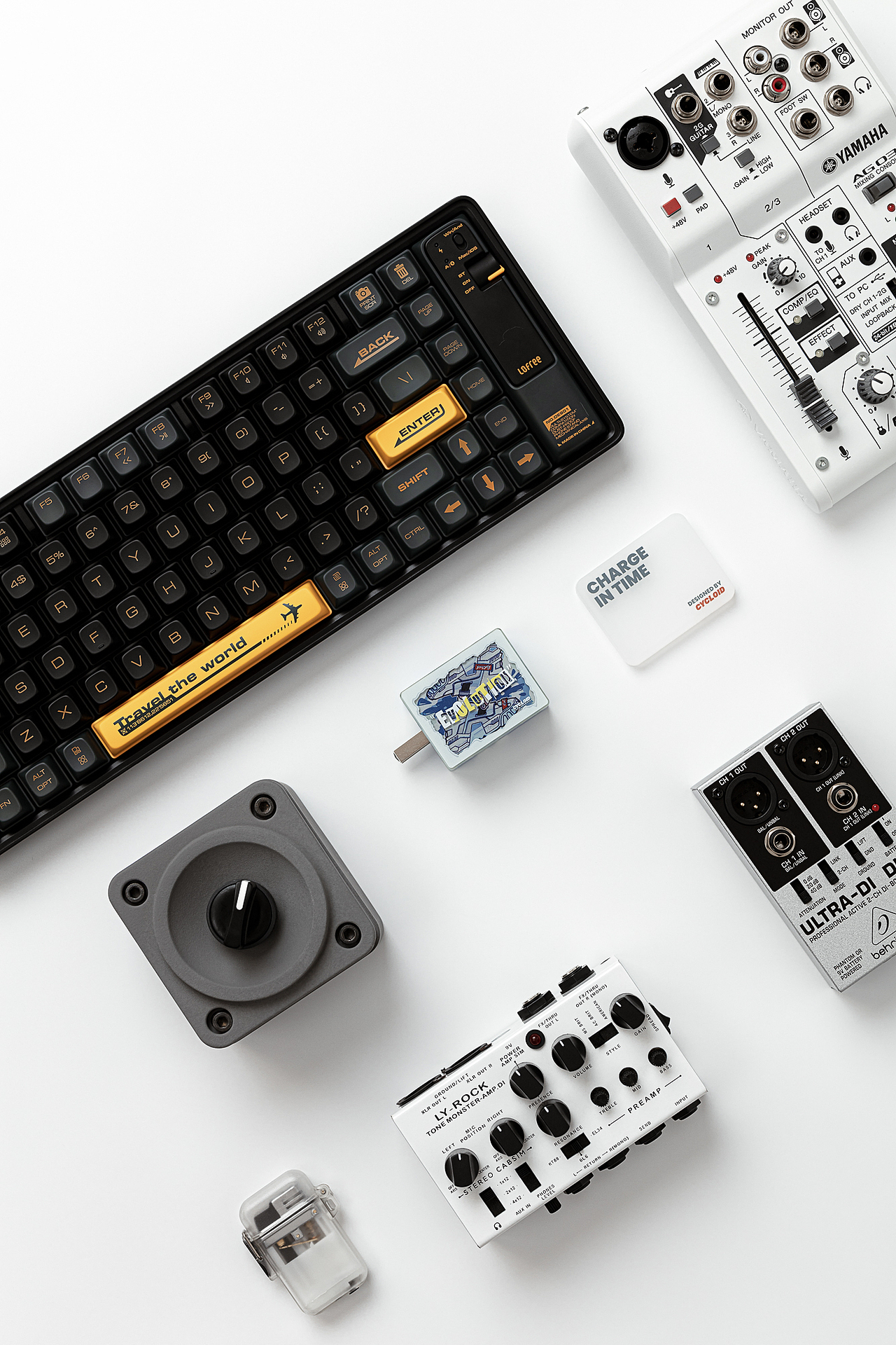 随手拍丨CYCLOID 30W 鞋盒充电头（图ZMzM0NTUwMjIw） - 产品摄影 - 站酷设计师白底图原创素材 - 站酷ZCOOL