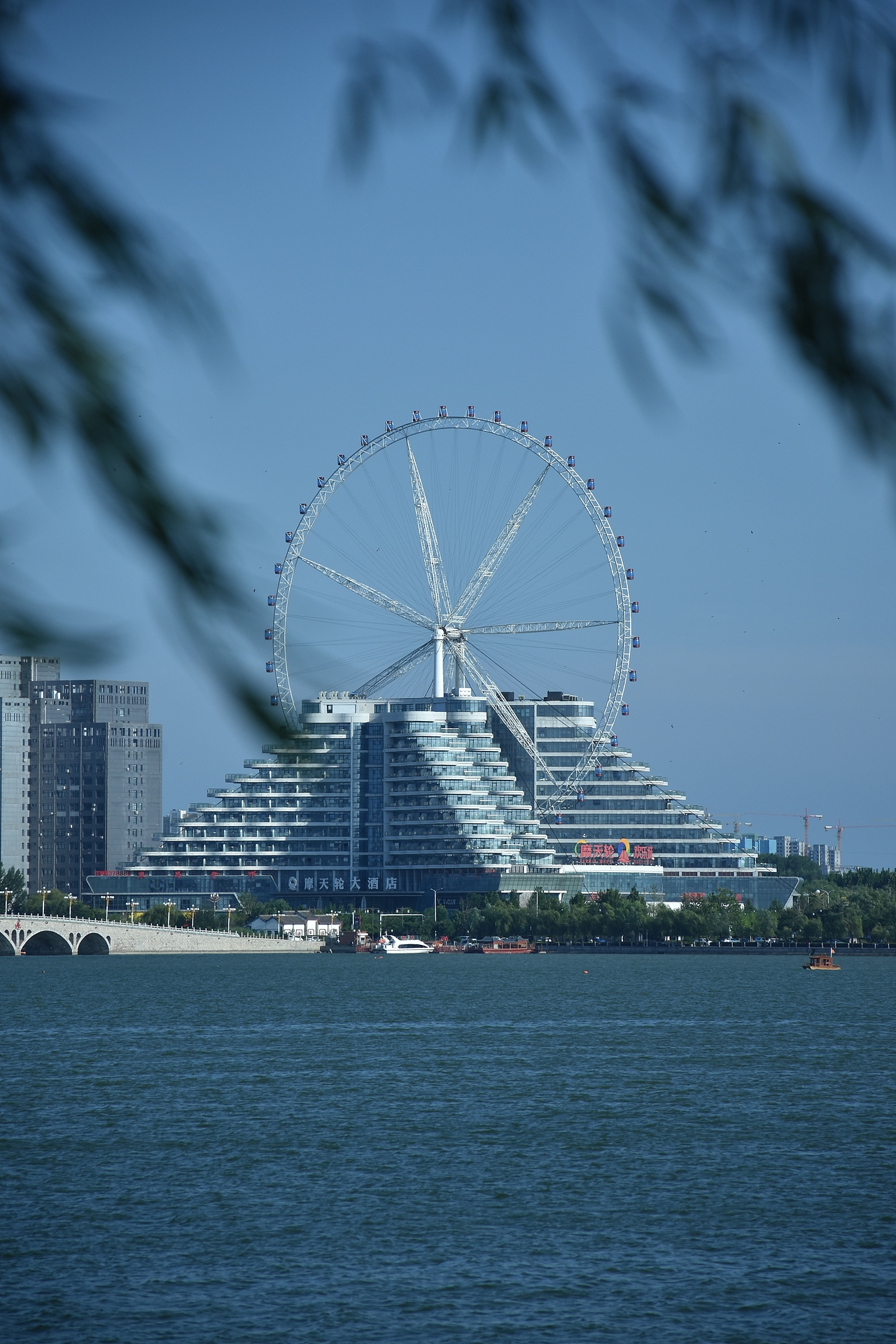 城市摄影：街头风光 — 东昌湖（图ZMzQ4MTcxNzYw） - 风光摄影 - 站酷设计师兜兜有块tang原创素材 - 站酷ZCOOL