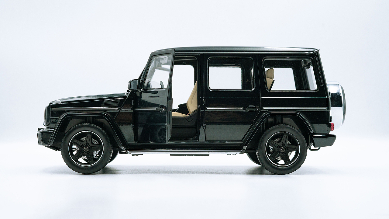 Mercedes-Benz G500 W463 1:18 iScale