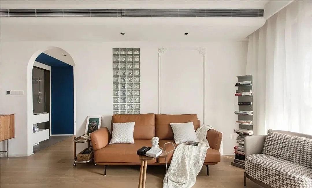 114m²简约温馨三居,白色+克莱因蓝的搭配,明净又高级
