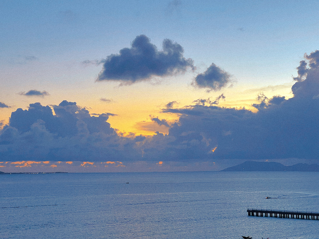 背影（圖ZMzA3NzIxMDIw） - 人像攝影 - 站酷設(shè)計師東月還沒喝過喜茶原創(chuàng)素材 - 站酷ZCOOL