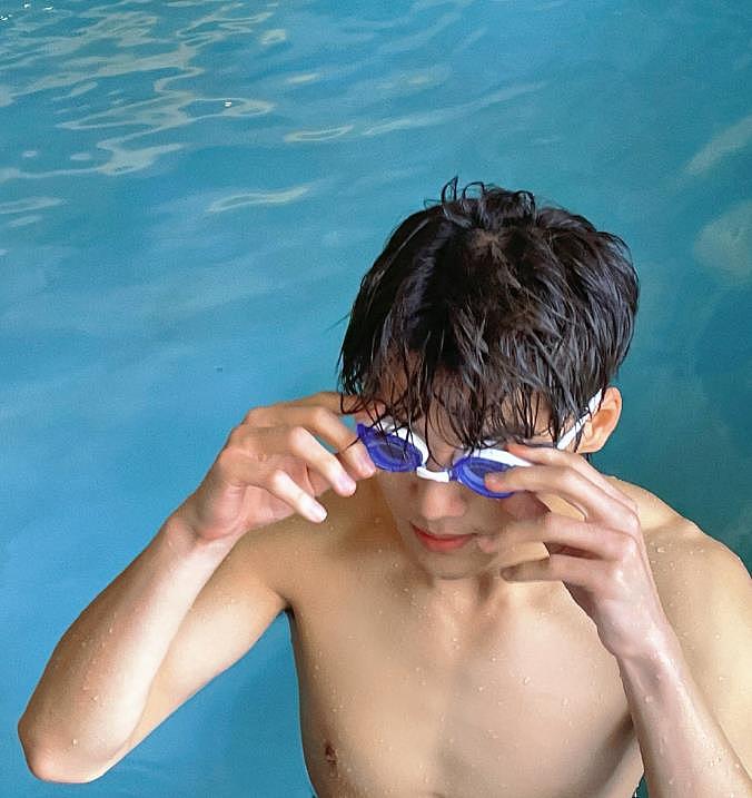 俞更寅（图ZMzEyOTA0NDgw） - 人像摄影 - 站酷设计师CL0629原创素材 - 站酷ZCOOL