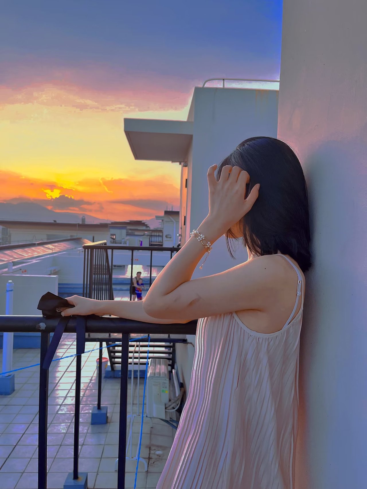 天台上的氛围感照片太绝了（图ZMzQwNDgzOTYw） - 品牌 - 站酷设计师小淋霖原创素材 - 站酷ZCOOL