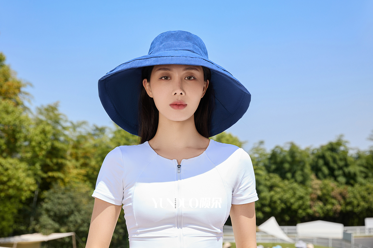 防嗮口罩 防晒冰袖 防晒衣 防晒帽 焦下风格防嗮（图ZMzU0NzkyMDky） - 产品摄影 - 站酷设计师陨朵商拍刘大奇原创素材 - 站酷ZCOOL