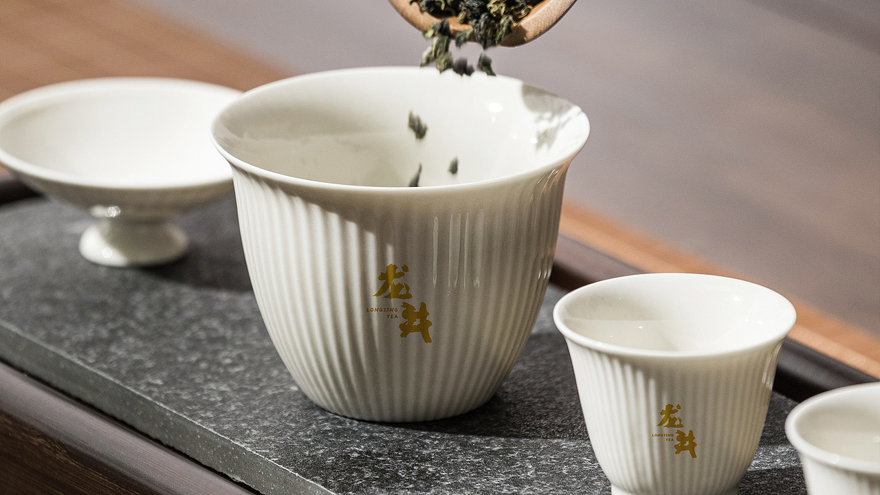 原创插画设计｜西湖龙井｜茶叶包装设计（图ZMzcwMTczMDUy） - 包装 - 站酷设计师映山艺术设计原创素材 - 站酷ZCOOL