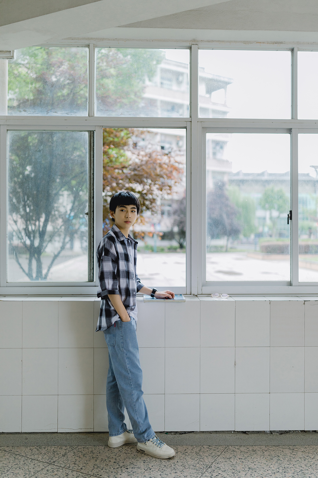 春末的一场凉风里