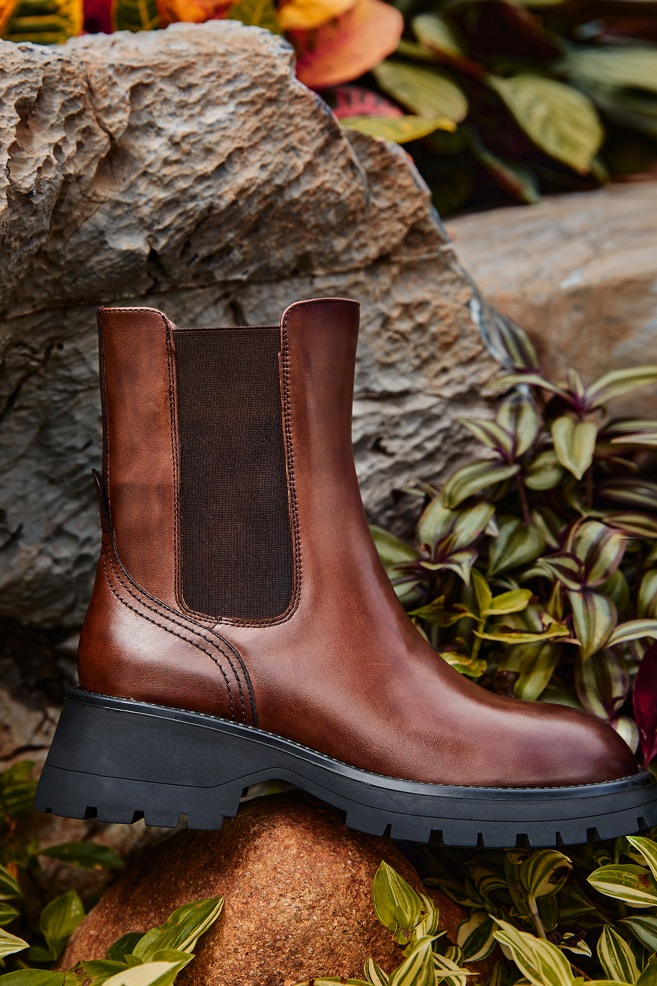 靴子的创意图（图ZMzE2MDI3NjA0） - 产品摄影 - 站酷设计师猪可乐原创素材 - 站酷ZCOOL