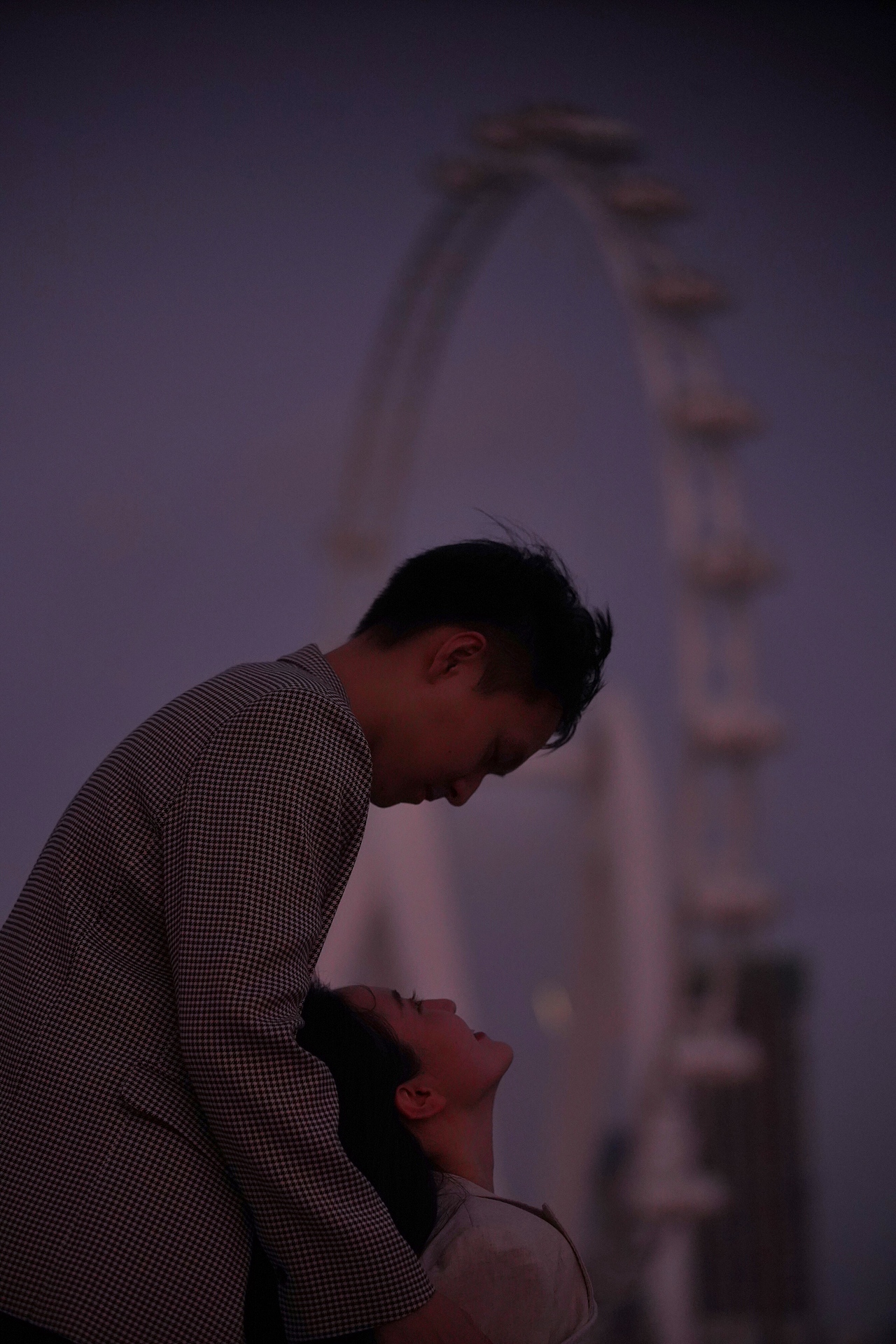 「再美的夕阳也不及你的模样 」