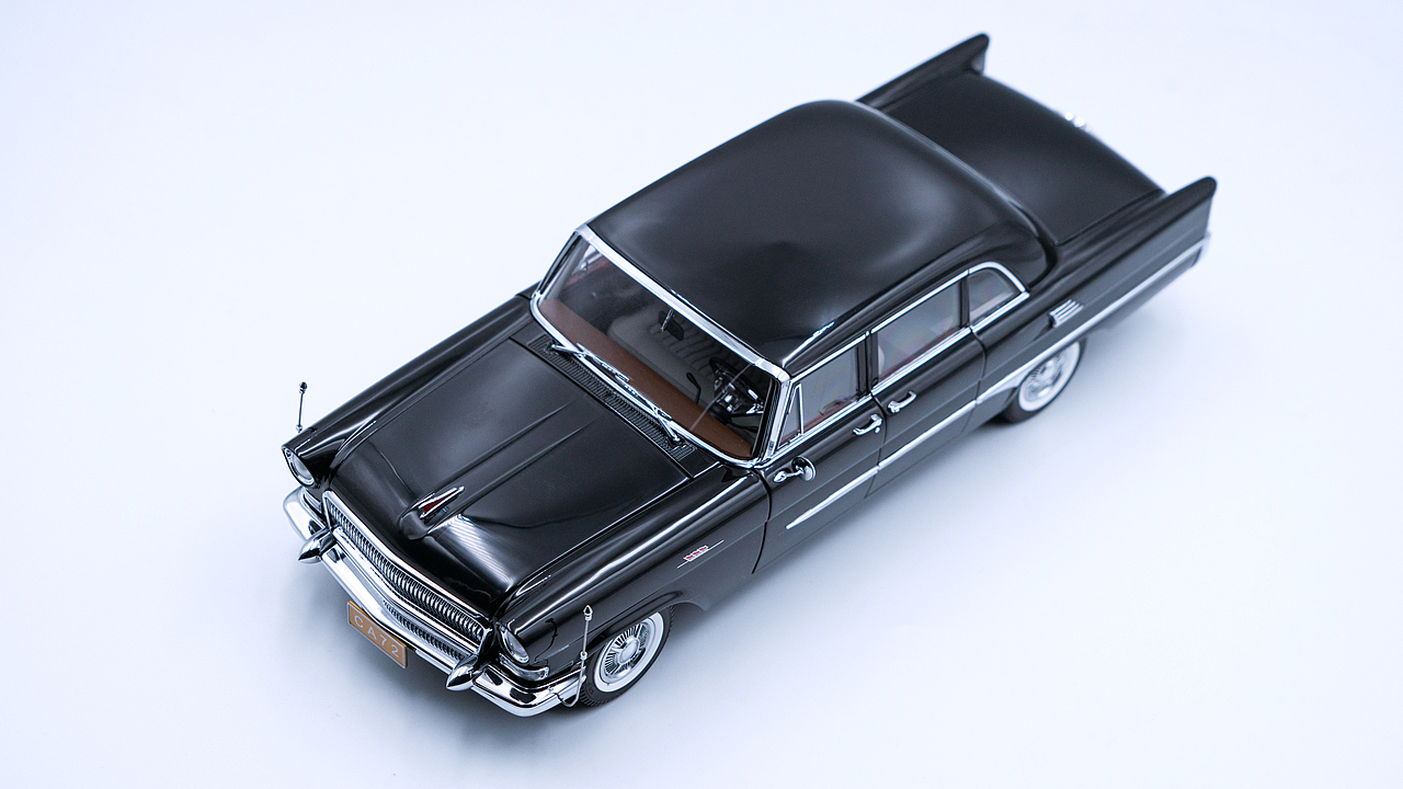 红旗CA72 1:18 世纪龙