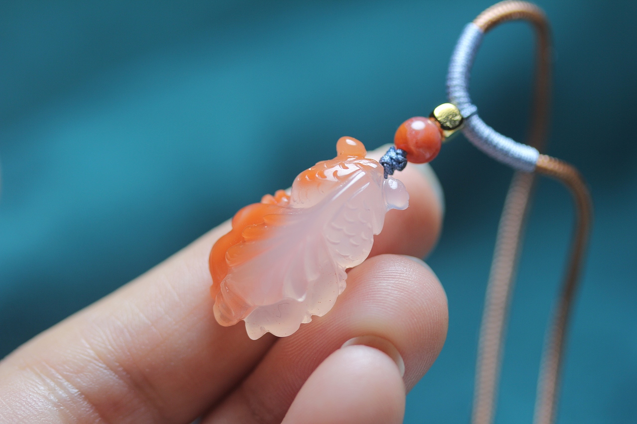 九张23.6.15马料黑色巧雕年年有余